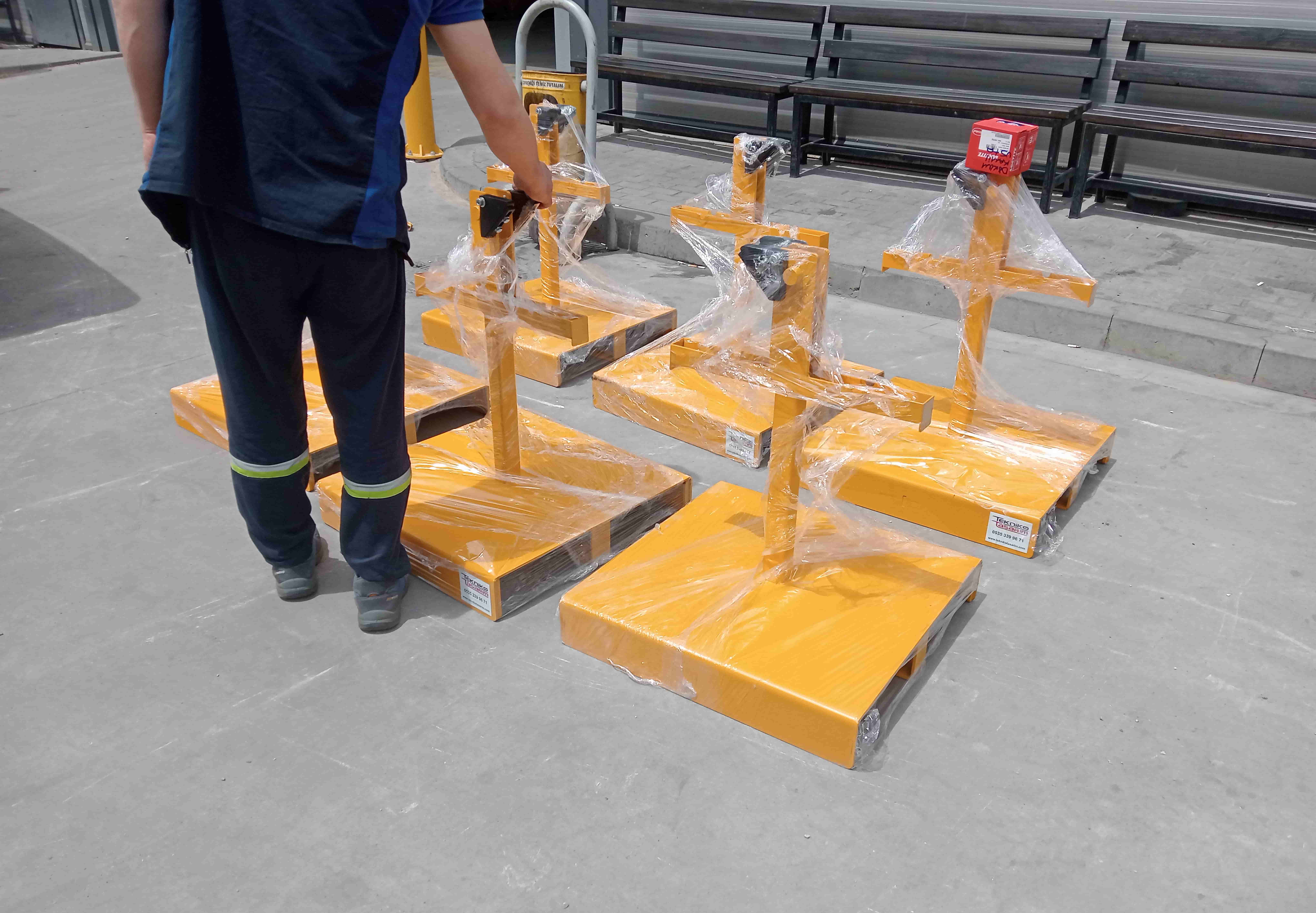 Model Askı Aparatı