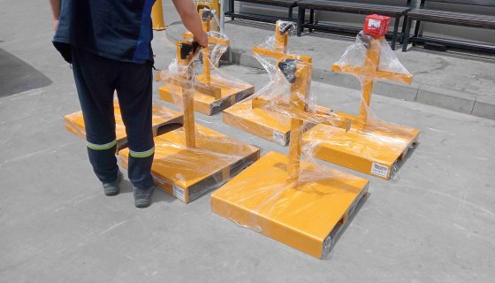 Model Askı Aparatı