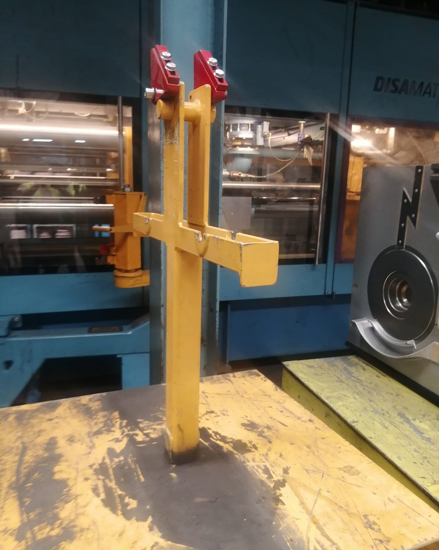 Model Askı Aparatı